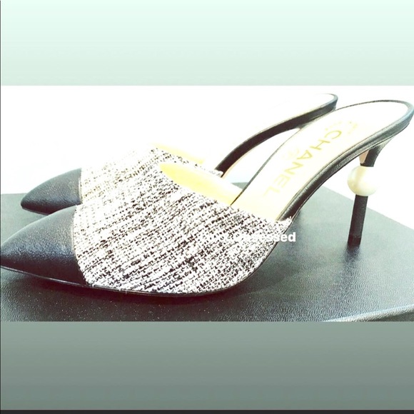 ❌SOLD❌ Authentic BNIB CHANEL mules in tweed - Picture 1 of 4